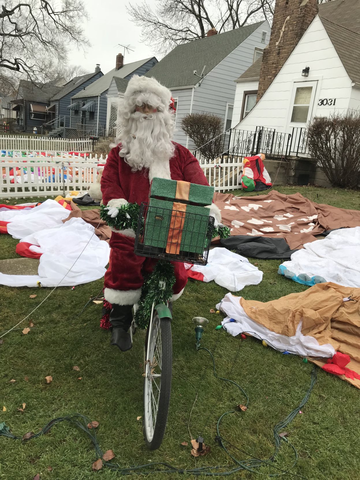 Peteyville is the Christmas light display to end all Christmas light displays